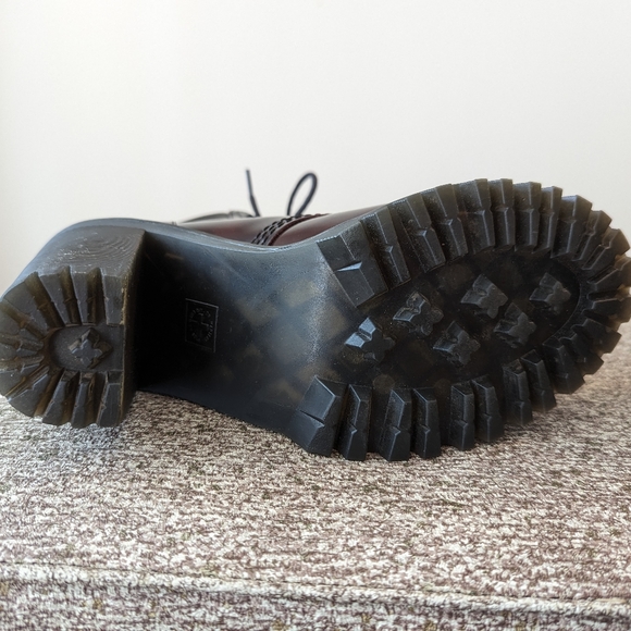 Dr. Martens Persephone Boots, US 7 - Picture 8 of 12